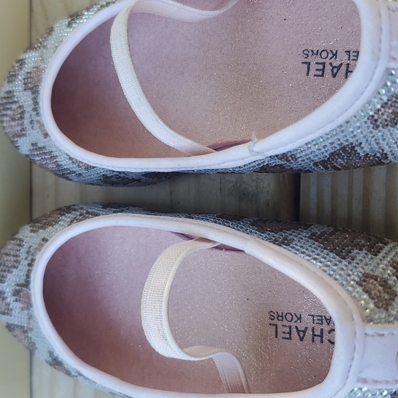 Michael Kors pink leopard girl's size 10 - Picture 4 of 16